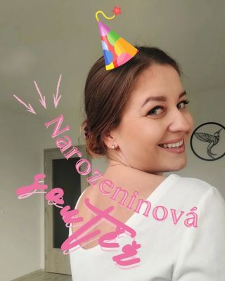 🎂 Jsou to už 2 roky, co Bonjour Denise rozdává radost a krásu s našimi hedvábnými scrunchies, doplňky a malými radosti pro...